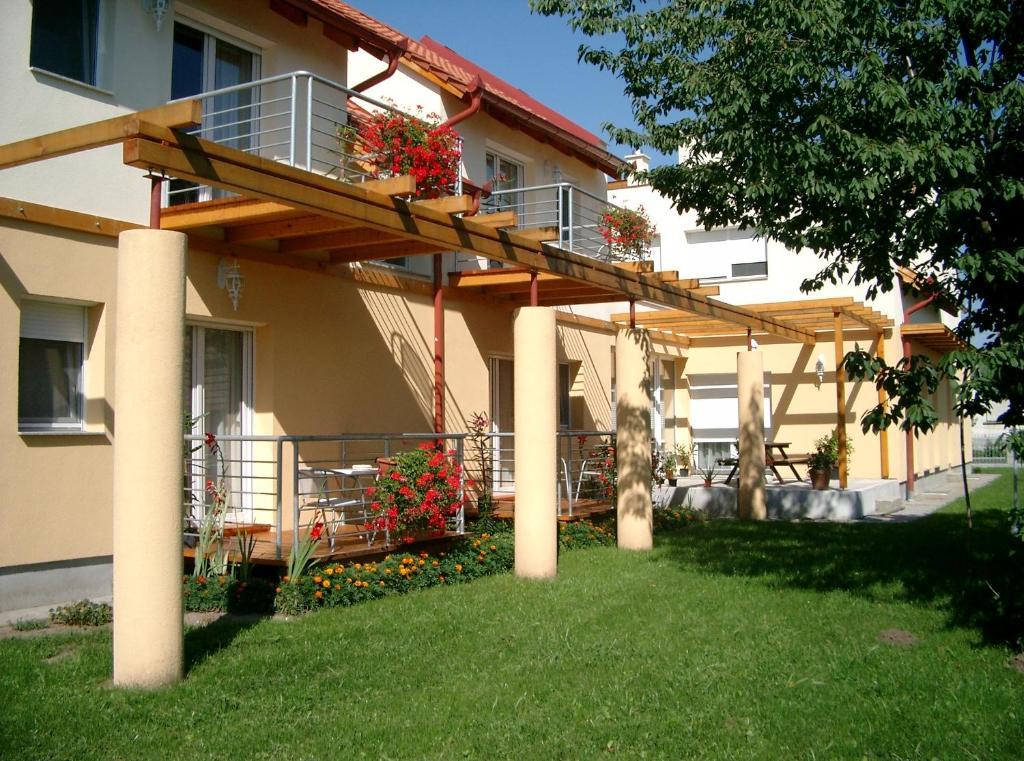 Luca Apartments ザラカロシュ エクステリア 写真